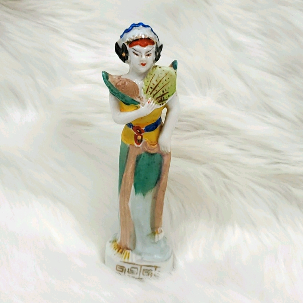 Occupied Japan Asian Woman Figurine Vintage Ceramic